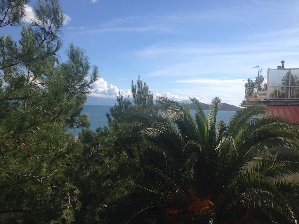 Nea Peramos Large Apartment Near The Beach Номер фото