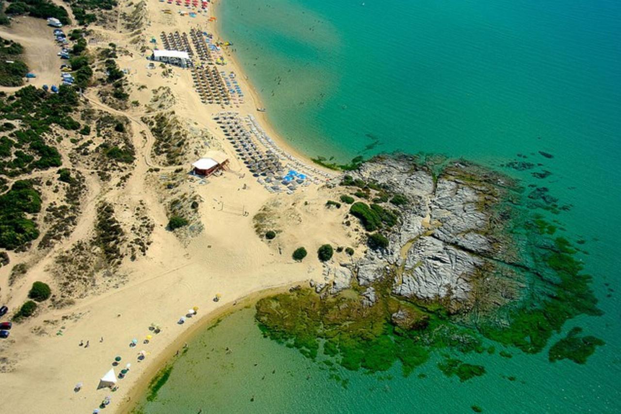 Nea Peramos Large Apartment Near The Beach Екстер'єр фото